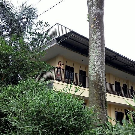 Hotel Cemerlang Baturraden Pokoj fotografie