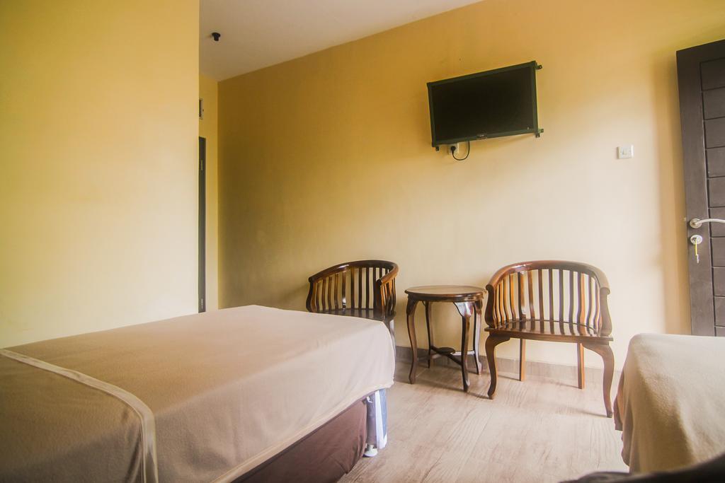 Hotel Cemerlang Baturraden Pokoj fotografie