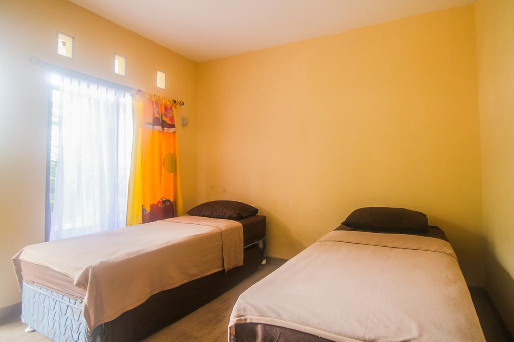 Hotel Cemerlang Baturraden Pokoj fotografie