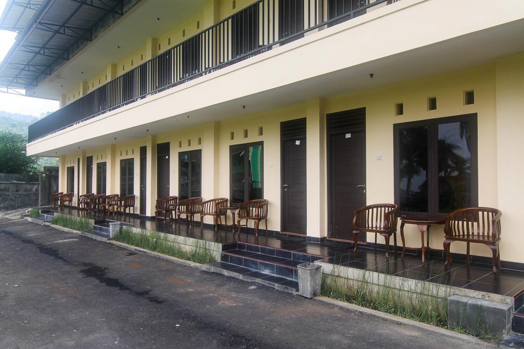 Hotel Cemerlang Baturraden Pokoj fotografie