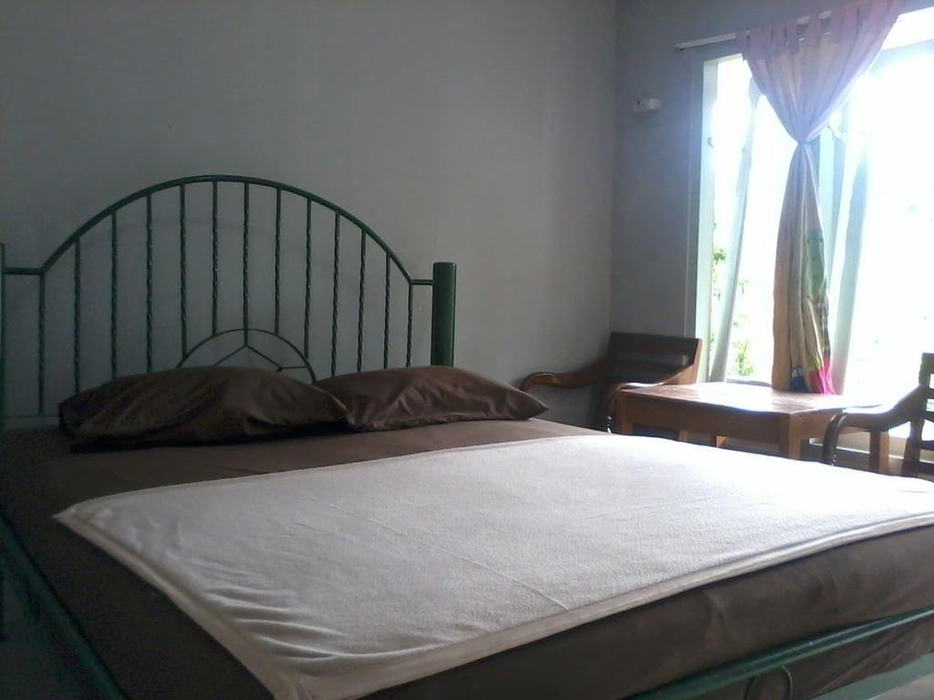 Hotel Cemerlang Baturraden Pokoj fotografie