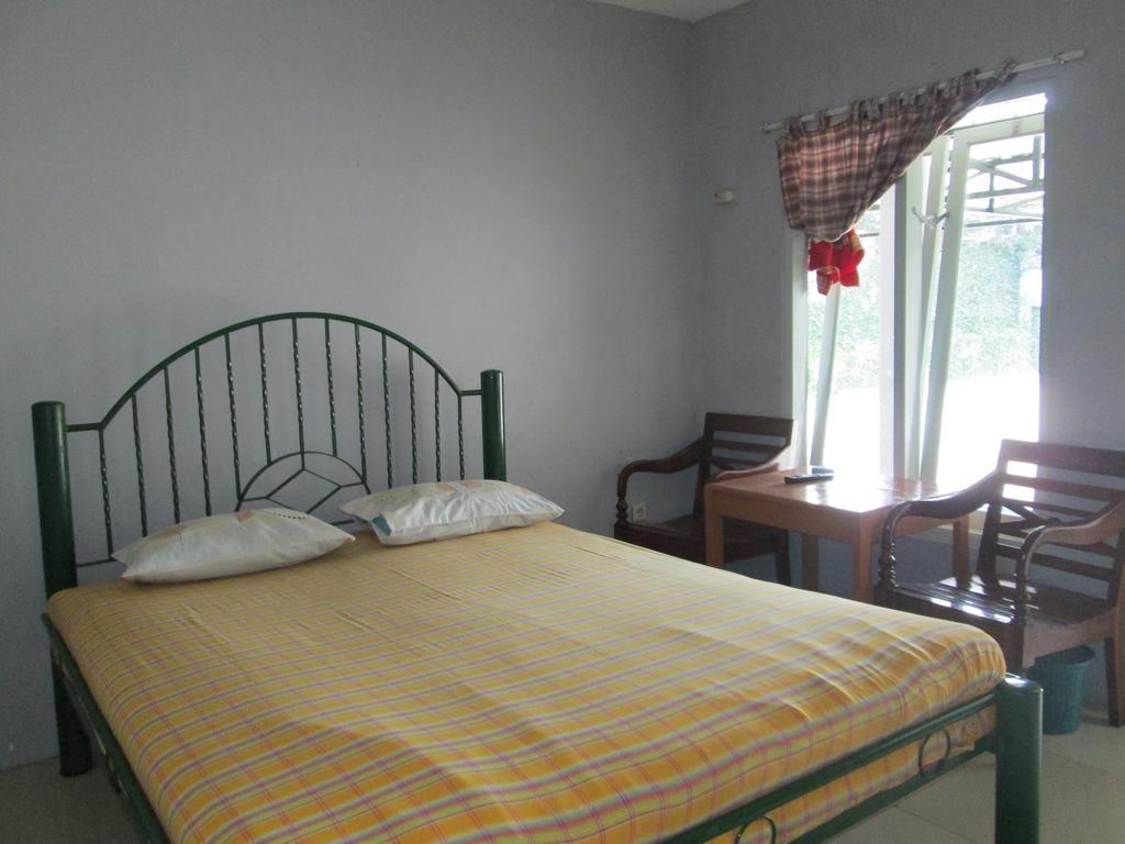 Hotel Cemerlang Baturraden Pokoj fotografie