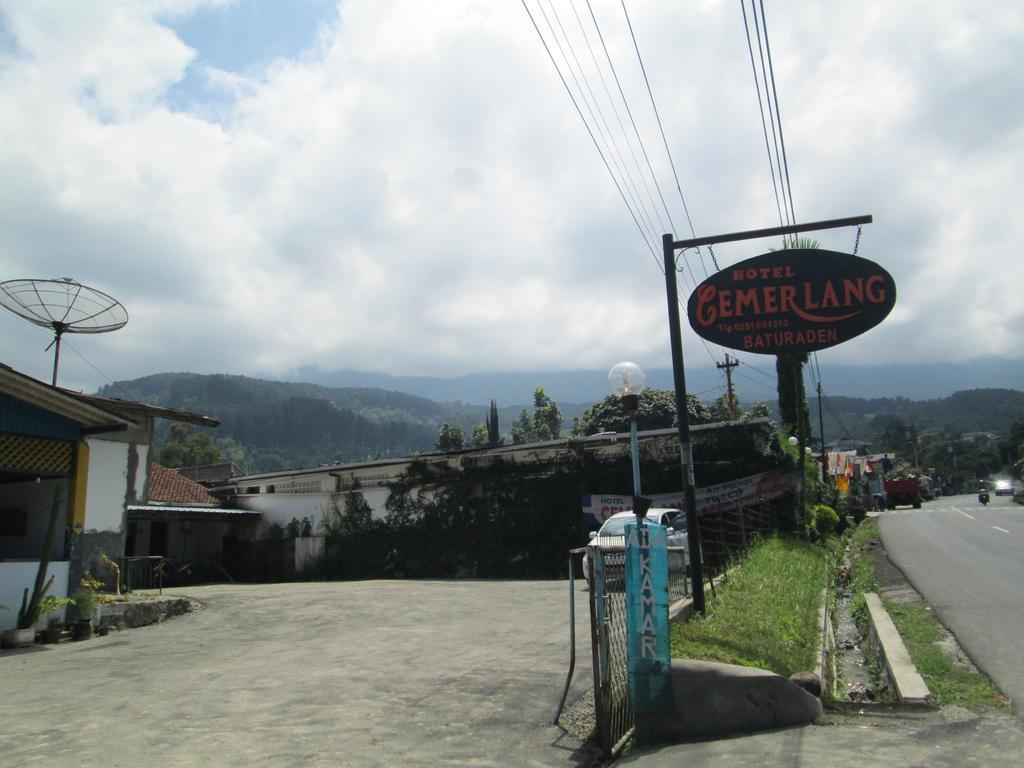 Hotel Cemerlang Baturraden Exteriér fotografie